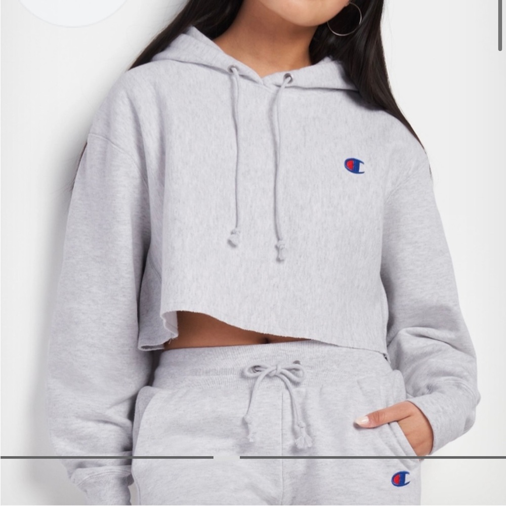 Champion - REVERSE WEAVE® CROPPED CUT-OFF HOODIE, C LOGO